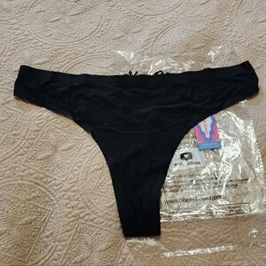Cheek Boss Black Thong (I603)